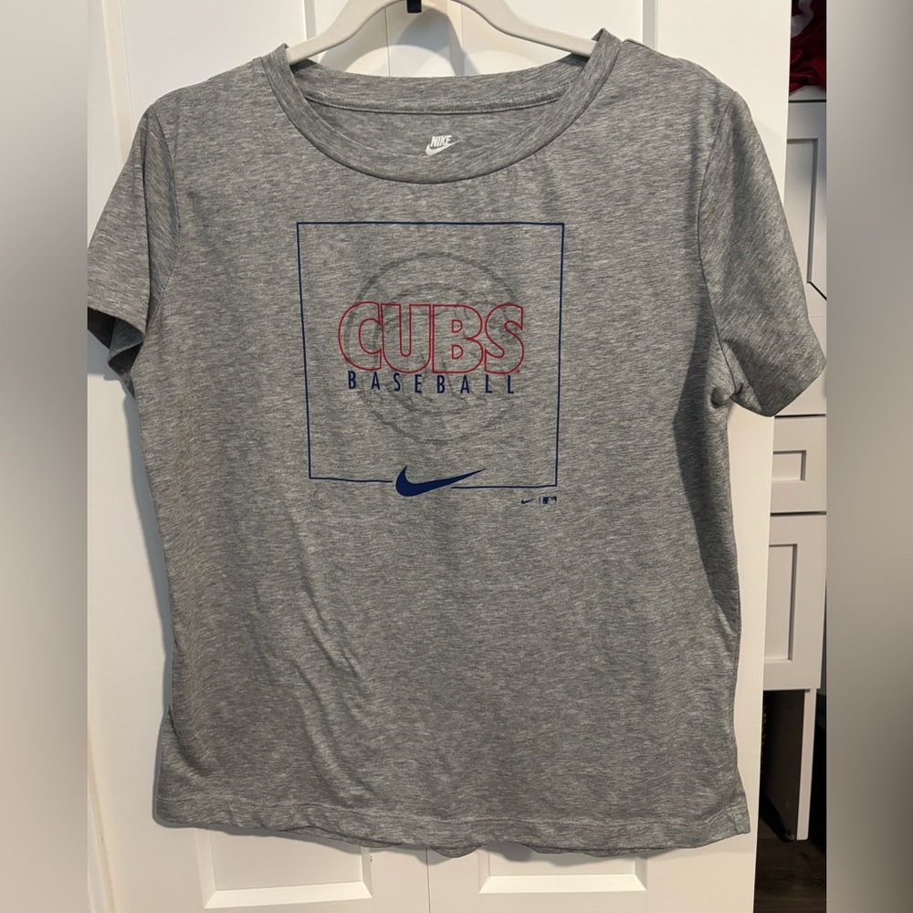 Nike Gray Cubs Short Sleeve Tee, size S
